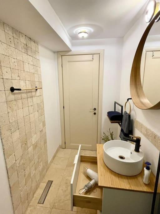 Casa In Inima Capitalei Villa Bucureşti Ngoại thất bức ảnh